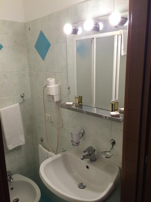 Royal Hotel Milan Ruang foto