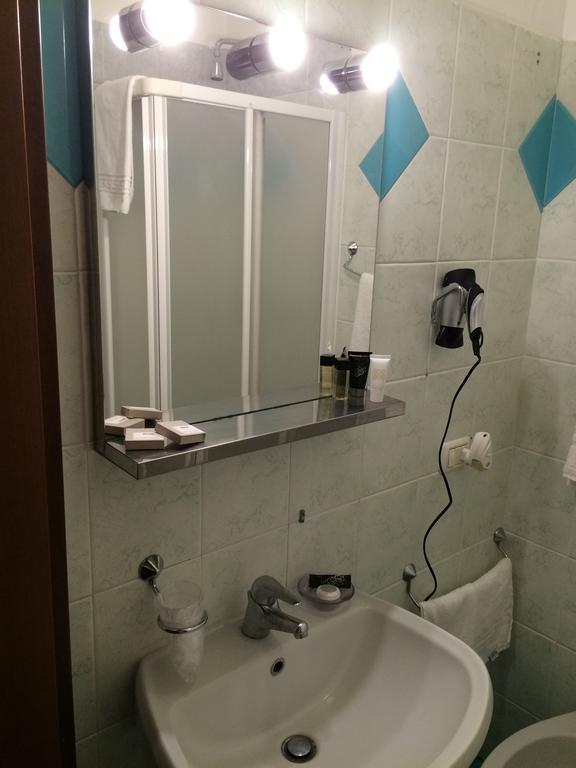 Royal Hotel Milan Ruang foto