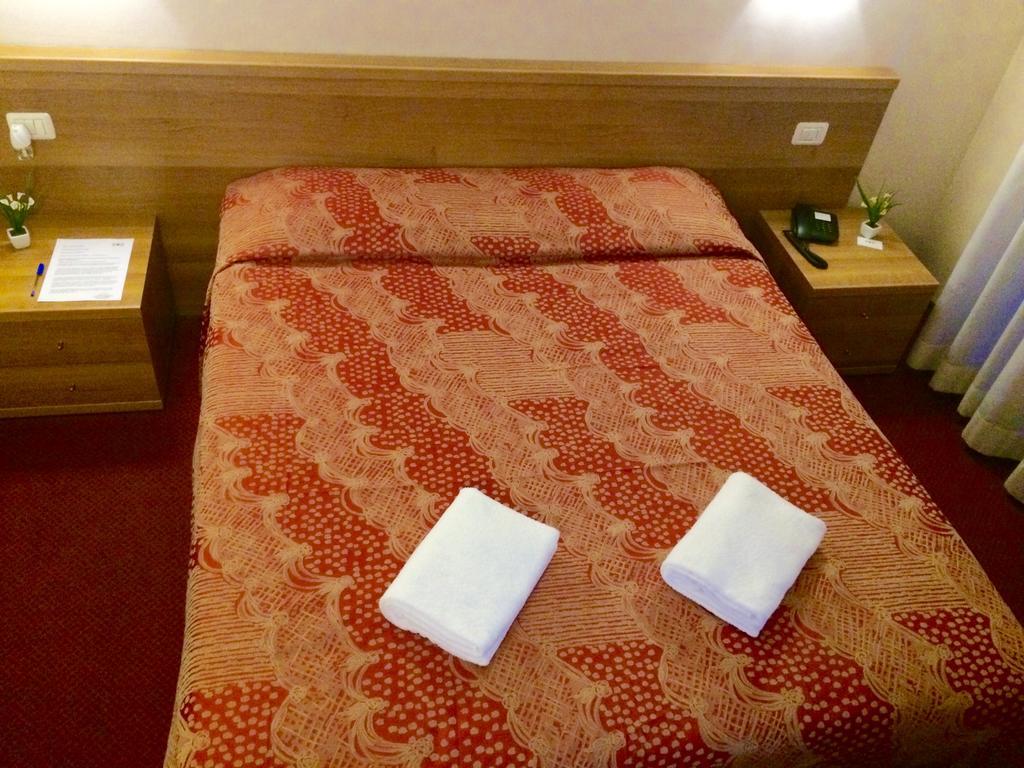 Royal Hotel Milan Ruang foto
