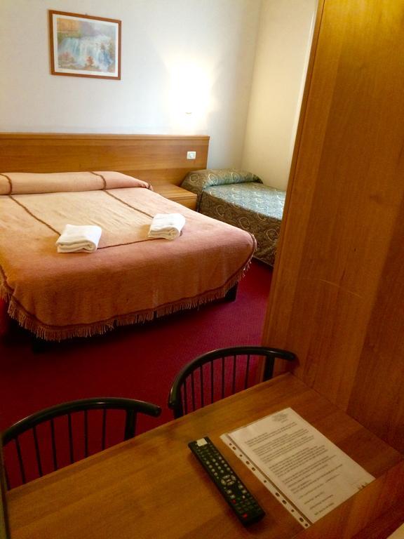 Royal Hotel Milan Ruang foto