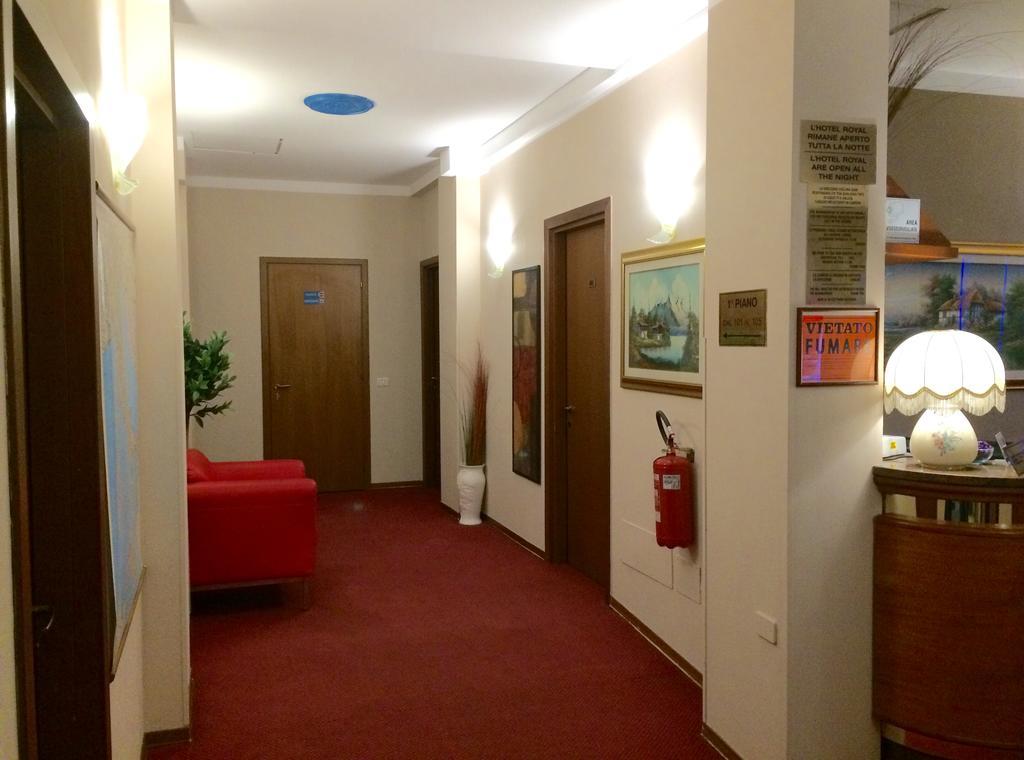 Royal Hotel Milan Bagian luar foto
