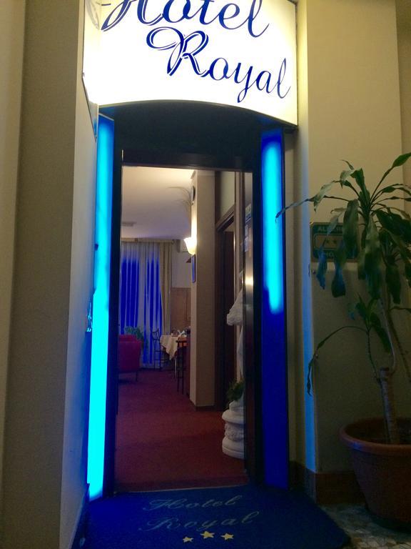 Royal Hotel Milan Bagian luar foto